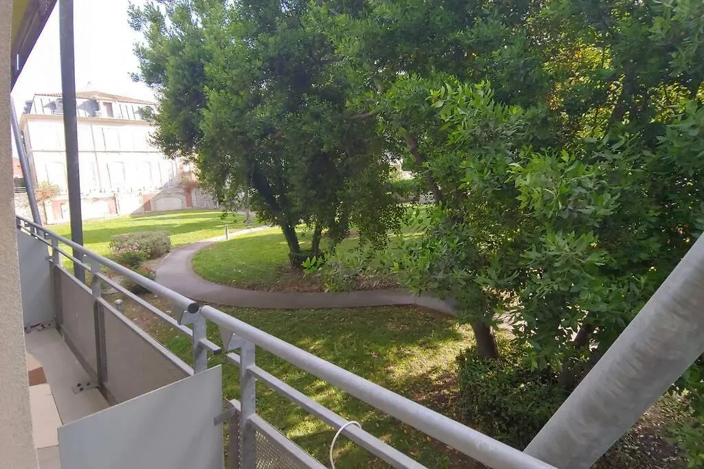 Le Petit Nid Perche Apartment Arles France