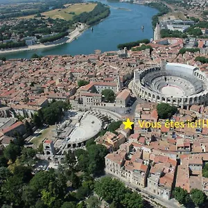 Le Nid Des Arenes Apartment